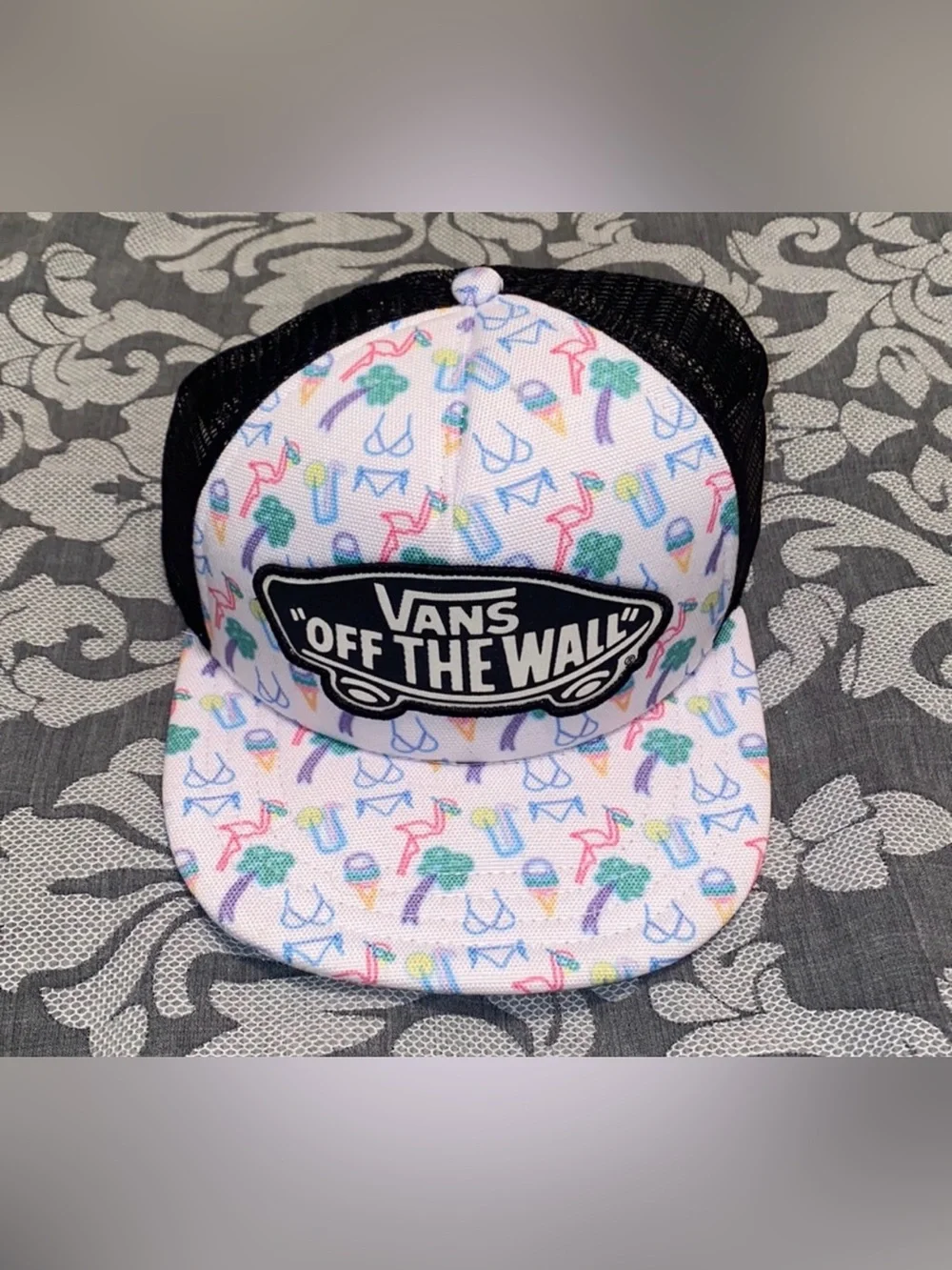 Vans Off The Wall Trucker Hat ✨Brand New✨